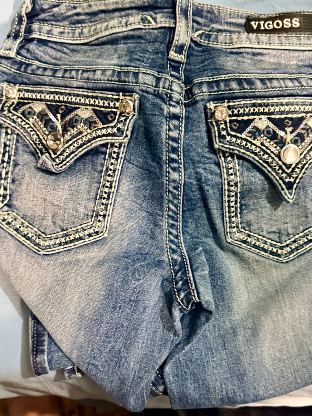 Vigoss Women's Medium Blue Bootcut Jeans with Embroidered Back Pocket - Picture 2 of 7